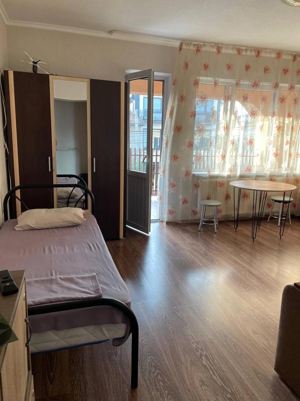 מוקצ'בה Vip Hostel מראה חיצוני תמונה
